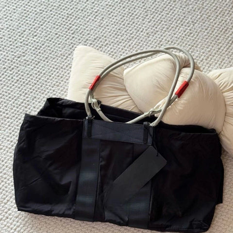 Topologie Sports Bag: Large Capacity Gym Duffle & Travel Tote Black Pre-owned