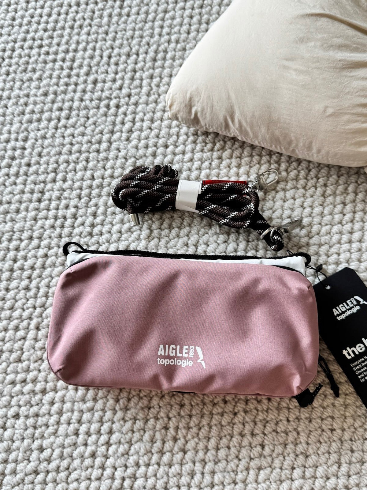 NEW Topologie Bottle Sacoche medium Sling Bag +Rope Strap