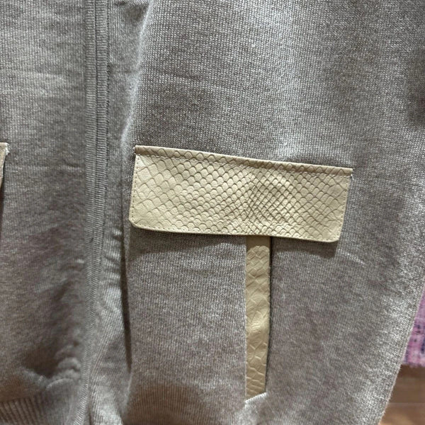 "woollen jumper"